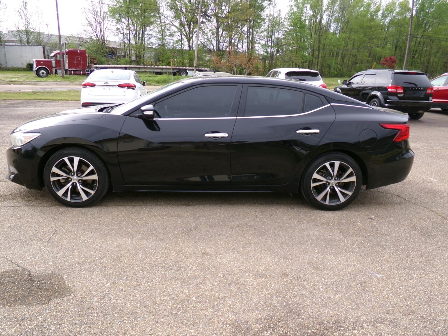 2017 Black /Black Nissan Maxima SV (1N4AA6AP0HC) with an 3.5L engine, automatic transmission, located at 401 First NE, Bearden, AR, 71720, (870) 687-3414, 33.726528, -92.611519 - Photo#1